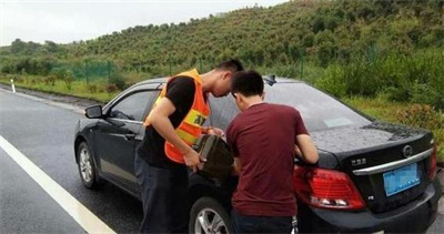 遂平永福道路救援